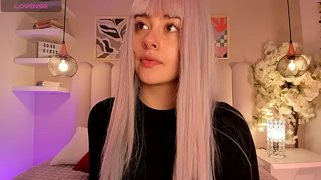 Snapshot of cute__cherry_ chatting on 09/29/25, 08:13 cute cherry online show from 09/29/25, 08:13