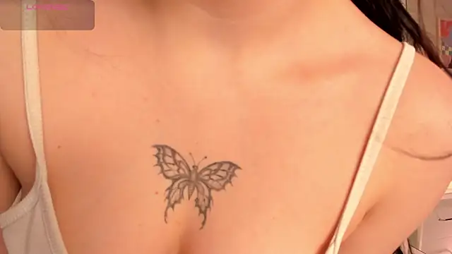 Snapshot of cute__cherry_ chatting on 10/20/25, 09:37 cute cherry online show from 10/20/25, 09:37