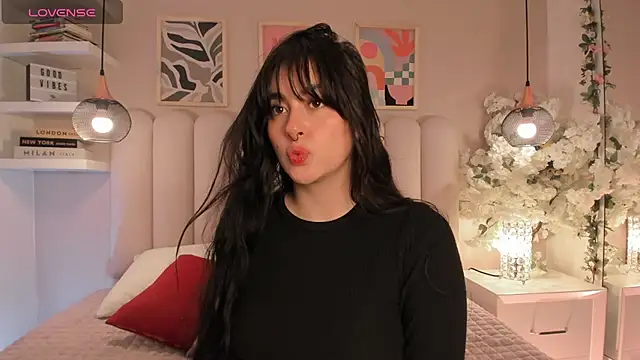 Snapshot of cute__cherry_ chatting on 10/27/25, 09:19 cute cherry online show from 10/27/25, 09:19