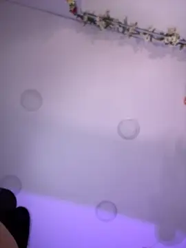 Snapshot of cute__cherry_ chatting on 11/18/25, 08:46 cute cherry online show from 11/18/25, 08:46