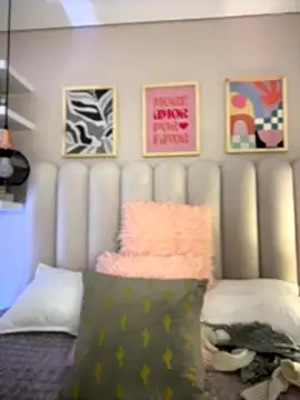 Snapshot of cute__cherry_ chatting on 11/24/25, 08:30 cute cherry online show from 11/24/25, 08:30