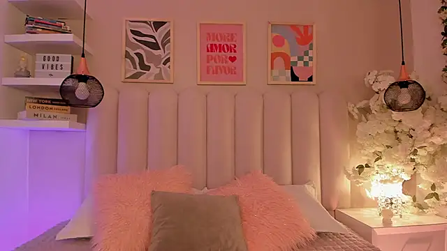 Snapshot of cute__cherry_ chatting on 11/25/25, 08:53 cute cherry online show from 11/25/25, 08:53