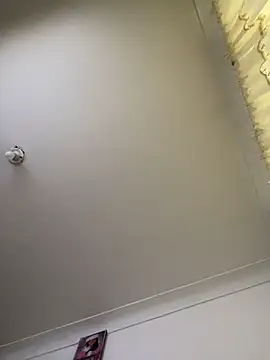 Snapshot of Aluna_sweet chatting on 10/18/25, 07:25 Aluna sweet online show from 10/18/25, 07:25