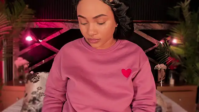 Snapshot of Aluna_sweet chatting on 11/08/25, 11:47 Aluna sweet online show from 11/08/25, 11:47