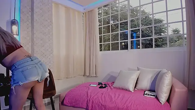 Snapshot of AlejandraDangerGirl chatting on 02/22/25, 12:19 AlejandraDangerGirl online show from 02/22/25, 12:19