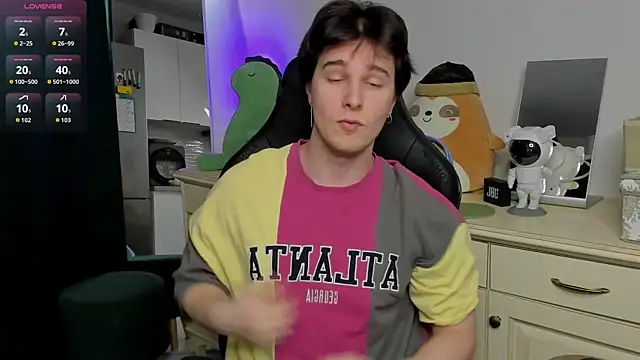 Vincent Strong online show from 04/10/26, 01:16