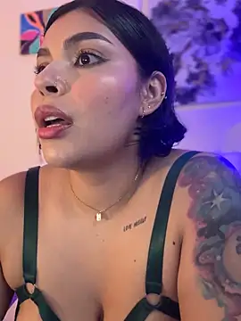 Snapshot of GigiiStone chatting on 10/02/25, 03:41 GigiiStone online show from 10/02/25, 03:41