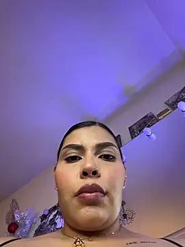 Snapshot of GigiiStone chatting on 12/17/25, 09:54 GigiiStone online show from 12/17/25, 09:54