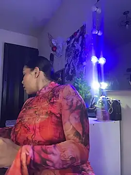 Snapshot of GigiiStone chatting on 12/22/25, 10:18 GigiiStone online show from 12/22/25, 10:18