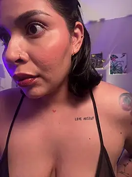 Snapshot of GigiiStone chatting on 04/02/26, 12:08 GigiiStone online show from 04/02/26, 12:08