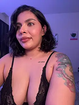 Snapshot of GigiiStone chatting on 04/15/26, 12:17 GigiiStone online show from 04/15/26, 12:17