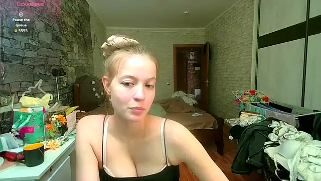   Aphrodita  wow   online show from 02/06/26, 08:07