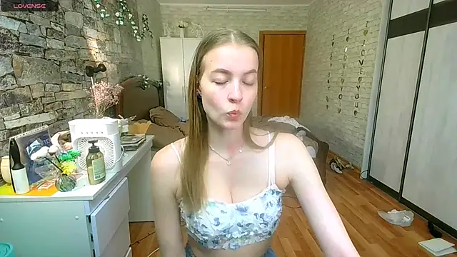 Snapshot of __Aphrodita__wow__ chatting on 05/11/26, 02:45 Aphrodita wow online show from 05/11/26, 02:45