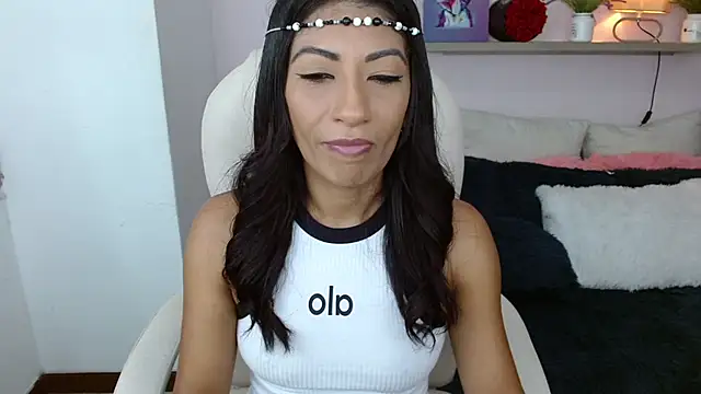 sofia perez    online show from 03/17/25, 10:28