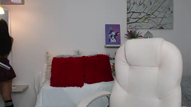 sofia perez    online show from 11/12/25, 08:19