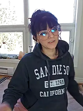 anyalikestosuck online show from 02/05/25, 08:57