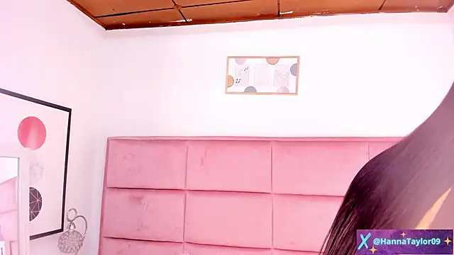 Snapshot of HannaTaylor chatting on 12/17/24, 08:56 HannaTaylor online show from 12/17/24, 08:56