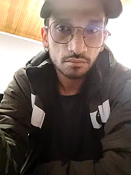 Snapshot of Andres_ramsey chatting on 09/11/25, 04:18 Andres ramsey online show from 09/11/25, 04:18