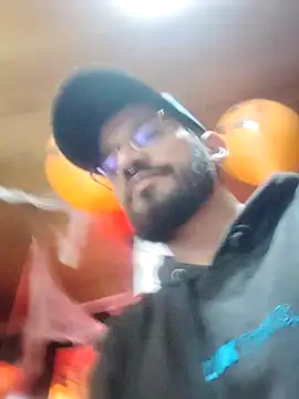 Snapshot of Andres_ramsey chatting on 10/28/25, 01:09 Andres ramsey online show from 10/28/25, 01:09