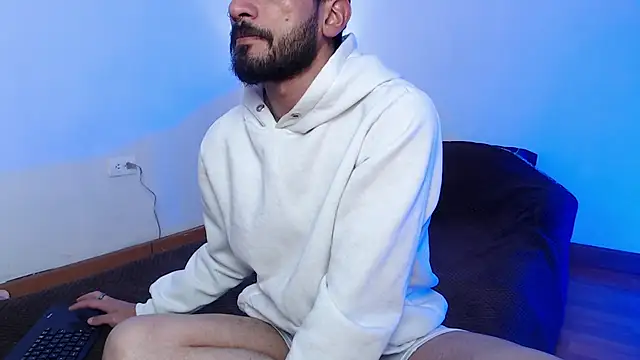 Snapshot of Andres_ramsey chatting on 12/14/25, 12:05 Andres ramsey online show from 12/14/25, 12:05