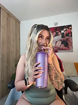 zafiro mo0n online show from 01/30/25, 10:08