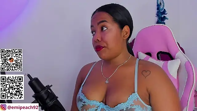 Snapshot of samanthaabloom chatting on 06/11/26, 12:32 samanthaabloom online show from 06/11/26, 12:32