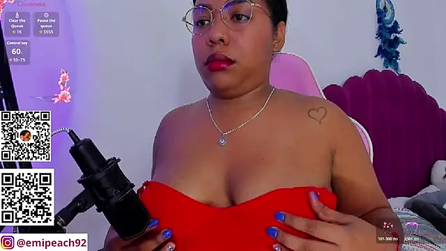 Snapshot of samanthaabloom chatting on 06/12/26, 03:05 samanthaabloom online show from 06/12/26, 03:05