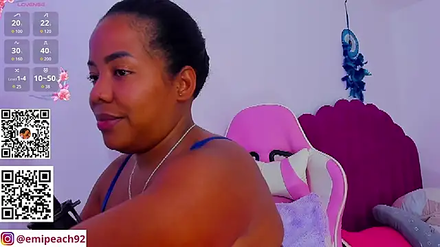 Snapshot of samanthaabloom chatting on 07/11/26, 12:13 samanthaabloom online show from 07/11/26, 12:13