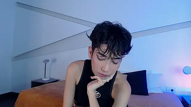 hot little bunny online show from 02/19/25, 08:31