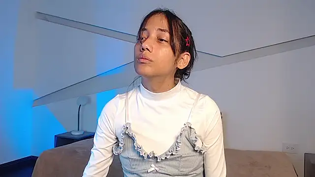 hot little bunny online show from 01/06/26, 09:07