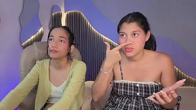 hot little bunny online show from 03/13/26, 09:10