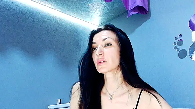 Snapshot of Siaconna chatting on 06/24/26, 07:40 Siaconna online show from 06/24/26, 07:40