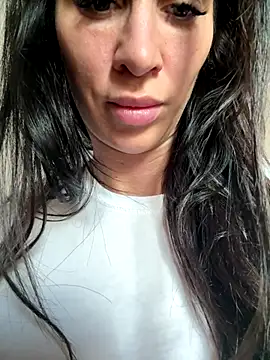 AlexiaStepahn online show from 10/11/25, 12:36