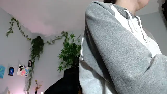 VickyJackson  online show from 10/21/25, 07:25