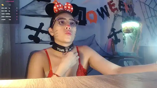 DaMikaela  online show from 10/08/25, 07:00