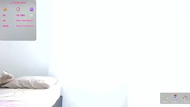 Snapshot of Ania_jones chatting on 10/28/25, 08:00 Ania jones online show from 10/28/25, 08:00