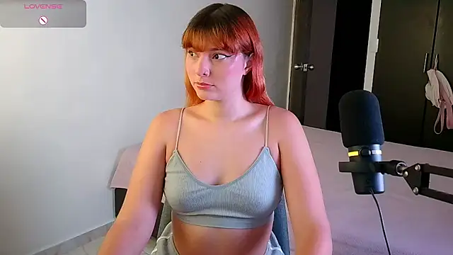 Snapshot of Ania_jones chatting on 03/21/26, 10:13 Ania jones online show from 03/21/26, 10:13