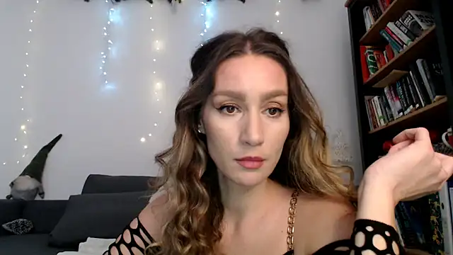 Snapshot of ChocoBelle chatting on 12/13/24, 09:09 ChocoBelle online show from 12/13/24, 09:09