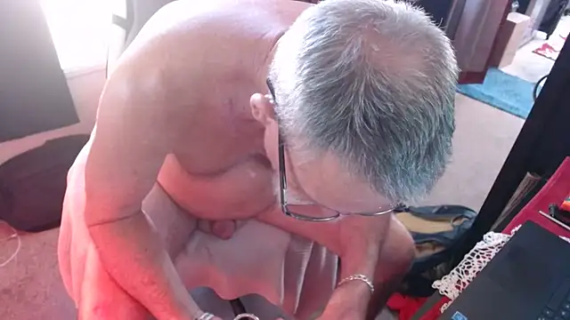 Snapshot of Daddysthick chatting on 09/13/25, 06:29 Daddysthick online show from 09/13/25, 06:29