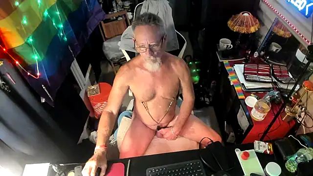 Snapshot of Daddysthick chatting on 09/26/25, 03:54 Daddysthick online show from 09/26/25, 03:54