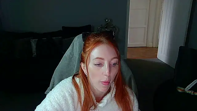 Red firesquirt online show from 02/05/25, 03:09