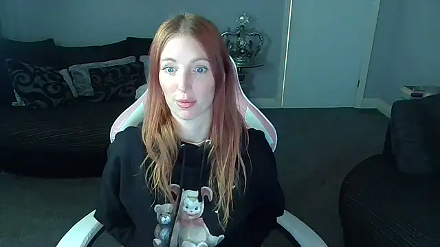 Red firesquirt online show from 01/06/26, 03:27