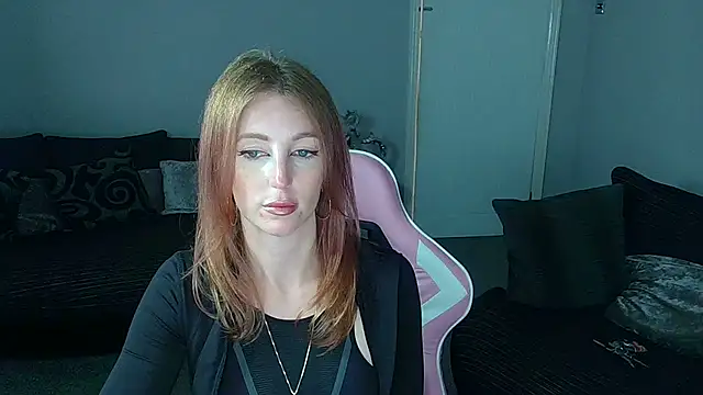 Snapshot of Red_firesquirt chatting on 04/15/26, 02:02 Red firesquirt online show from 04/15/26, 02:02