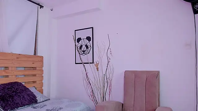 Snapshot of shantal_rosse1 chatting on 10/29/25, 12:18 shantal rosse1 online show from 10/29/25, 12:18