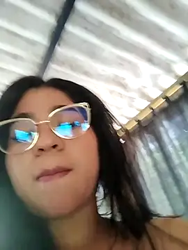 Snapshot of Yelly chatting on 03/10/26, 01:38 Yelly online show from 03/10/26, 01:38