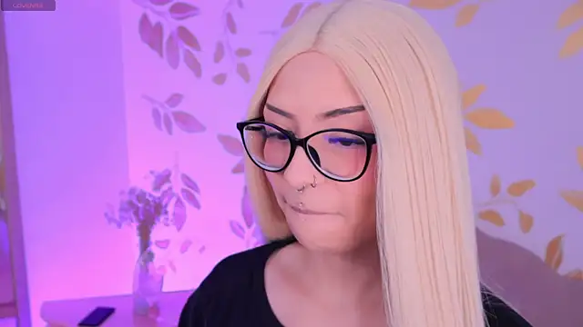 Snapshot of Misselektra__ chatting on 09/10/25, 04:45 Misselektra online show from 09/10/25, 04:45