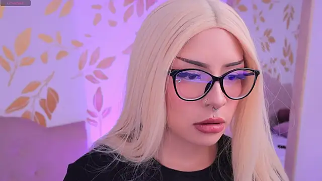 Snapshot of Misselektra__ chatting on 09/12/25, 05:07 Misselektra online show from 09/12/25, 05:07