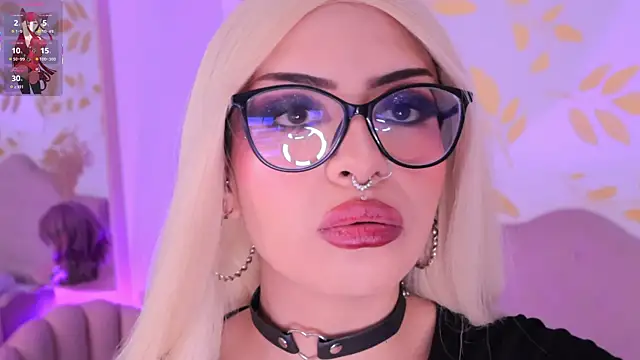 Snapshot of Misselektra__ chatting on 10/06/25, 03:37 Misselektra online show from 10/06/25, 03:37