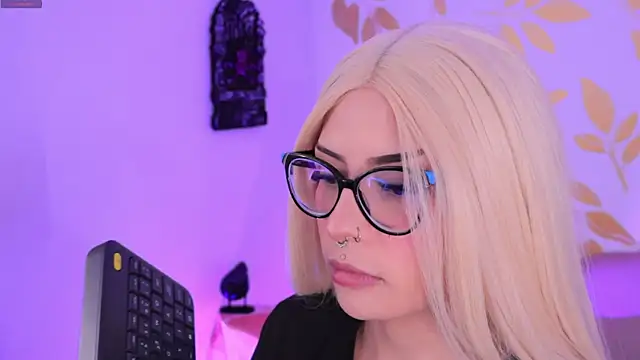 Snapshot of Misselektra__ chatting on 10/30/25, 04:58 Misselektra online show from 10/30/25, 04:58