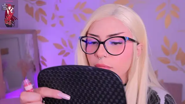 Snapshot of Misselektra__ chatting on 12/02/25, 05:13 Misselektra online show from 12/02/25, 05:13